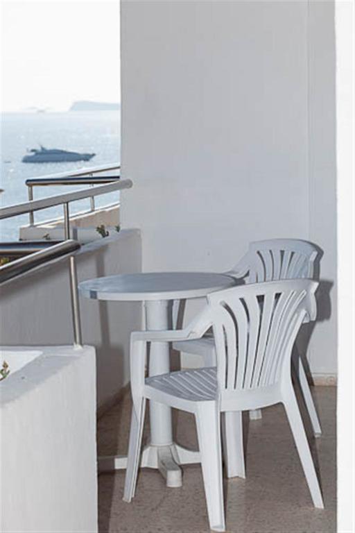 Apartamentos El Moro San Antonio  Eksteriør billede