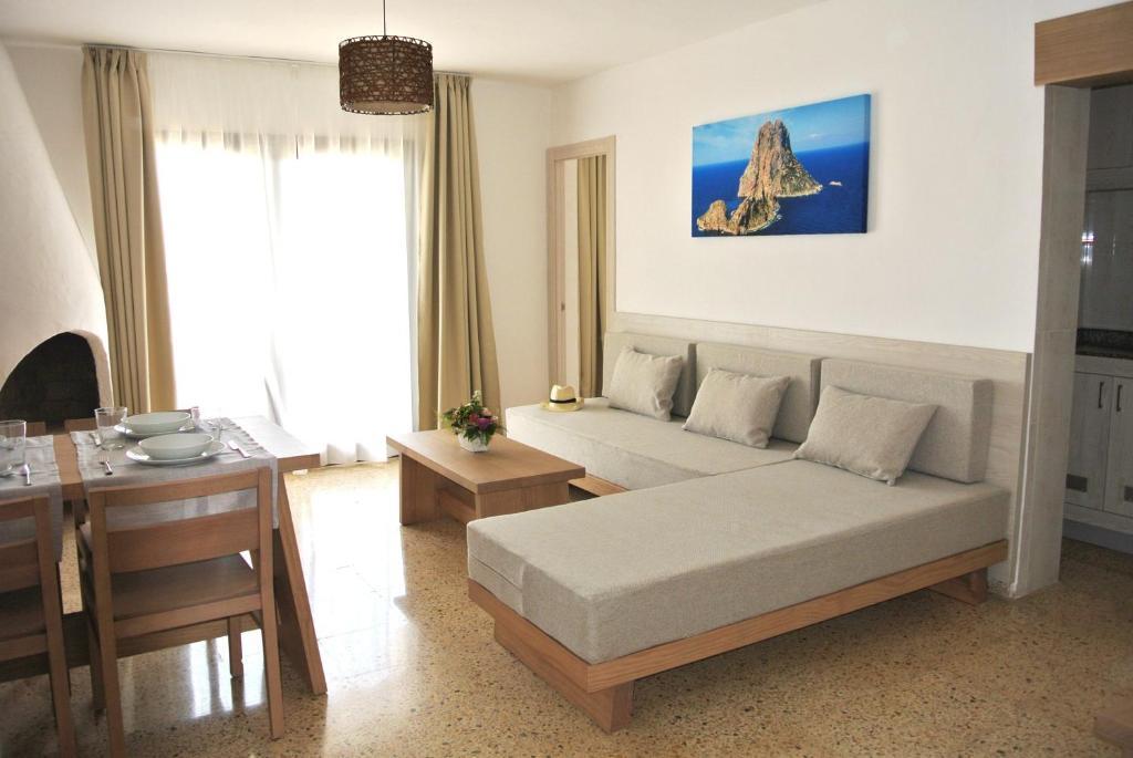 Apartamentos El Moro San Antonio  Eksteriør billede